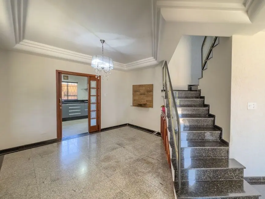 Foto 9 de Sobrado com 3 quartos à venda, 390m2 em Cascavel - PR