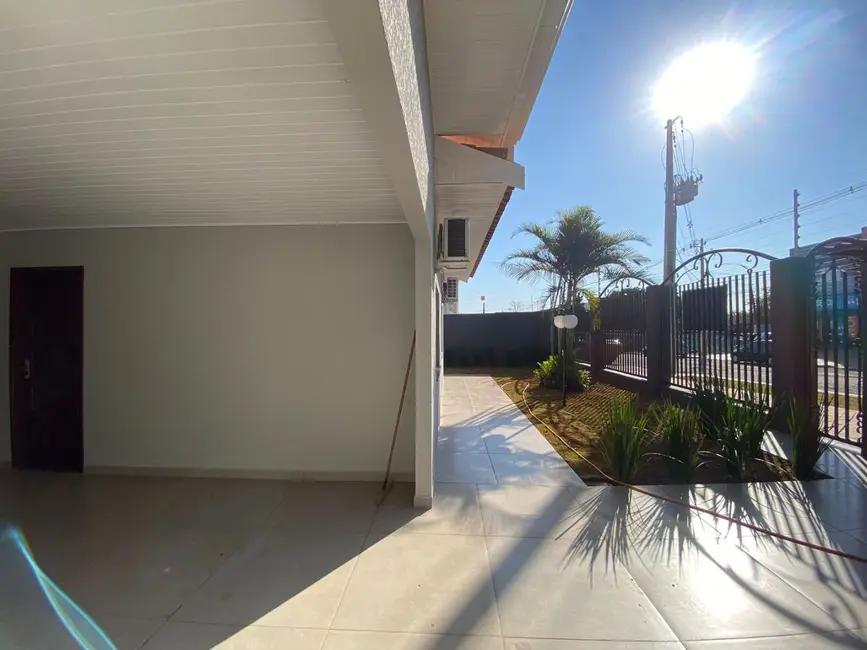 Foto 2 de Casa com 3 quartos à venda, 525m2 em Cascavel - PR