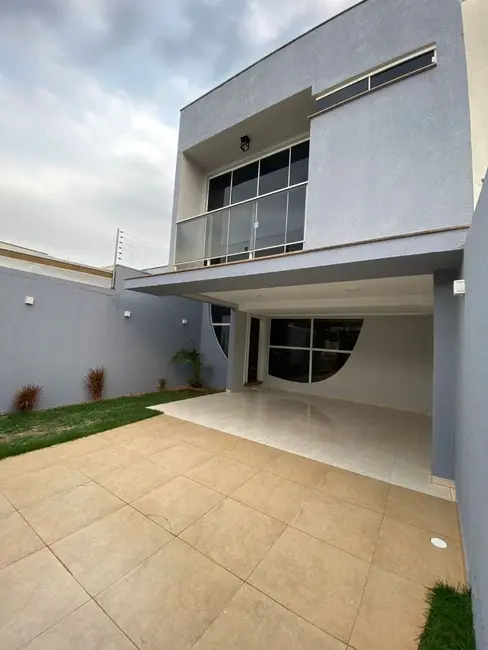 Foto 1 de Sobrado com 3 quartos à venda, 126m2 em Jardim Pancera, Toledo - PR