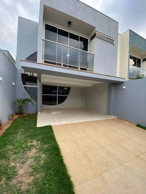 Foto 2 de Sobrado com 3 quartos à venda, 126m2 em Jardim Pancera, Toledo - PR