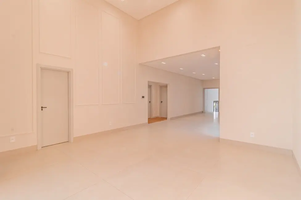 Casa com 3 quartos à venda, 431m2 em Neva, Cascavel - PR - imagem 4 Foto 4 de Casa com 3 quartos à venda, 431m2 em Neva, Cascavel - PR