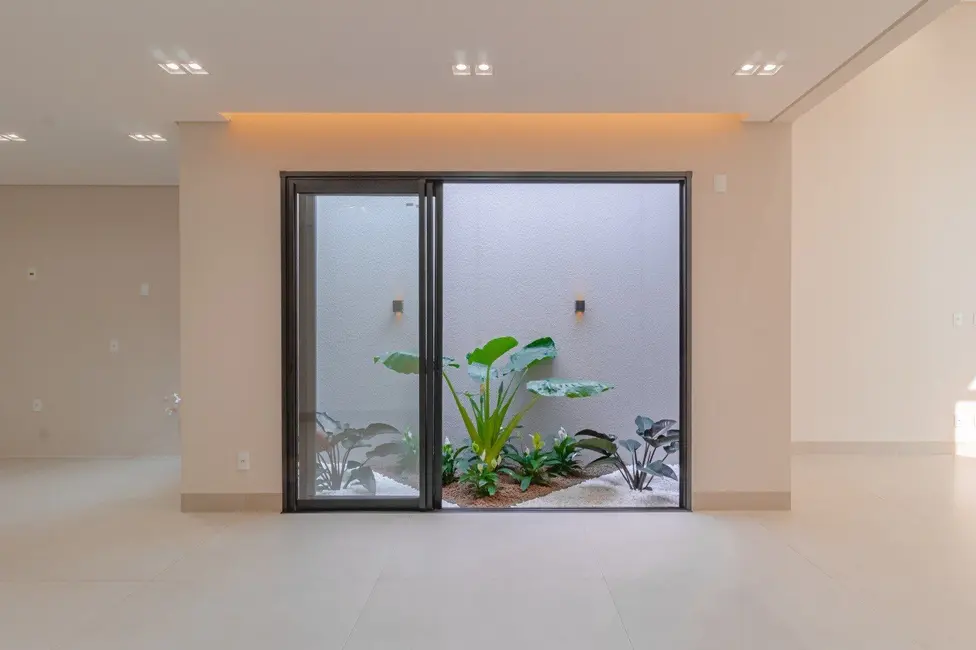 Casa com 3 quartos à venda, 431m2 em Neva, Cascavel - PR - imagem 7 Foto 7 de Casa com 3 quartos à venda, 431m2 em Neva, Cascavel - PR