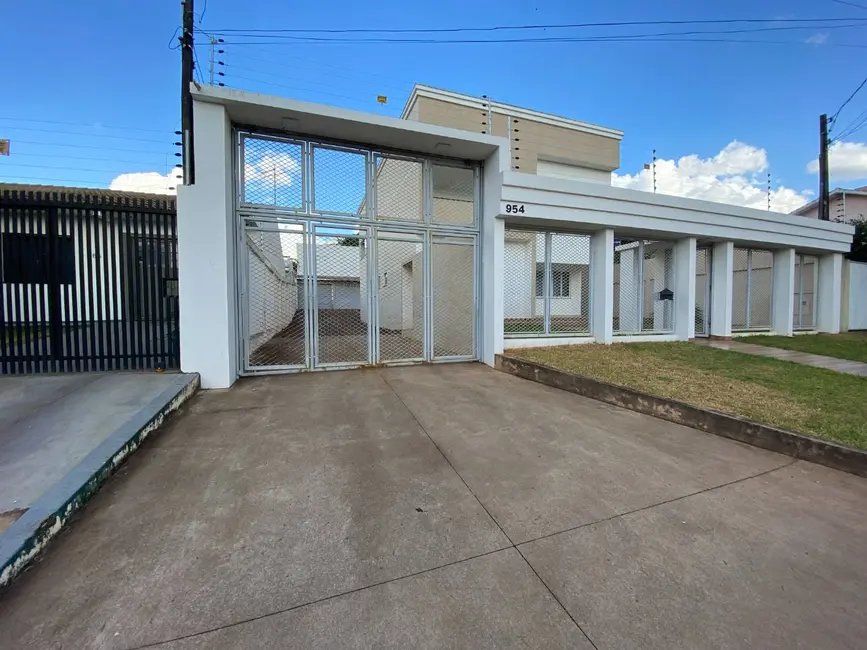 Foto 2 de Sobrado com 5 quartos à venda, 600m2 em Alto Alegre, Cascavel - PR