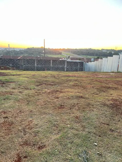 Foto 1 de Terreno / Lote à venda, 200m2 em Parque Verde, Cascavel - PR