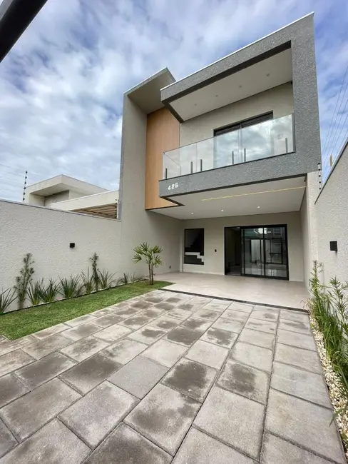 Foto 1 de Sobrado com 3 quartos à venda, 165m2 em Pioneiros Catarinenses, Cascavel - PR