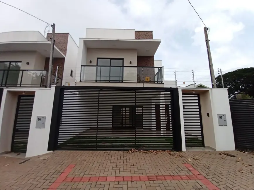 Foto 1 de Sobrado com 3 quartos à venda, 110m2 em Canadá, Cascavel - PR