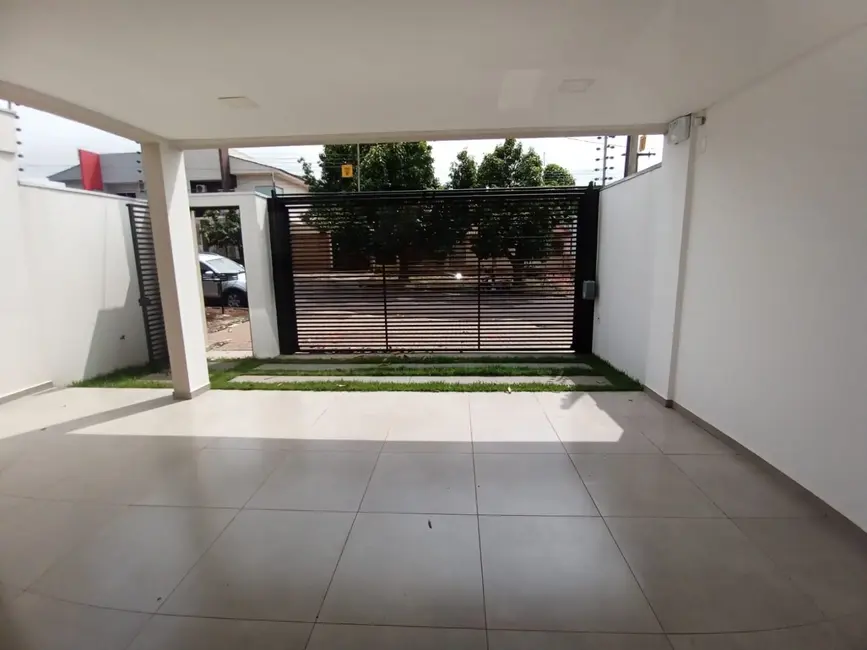 Foto 2 de Sobrado com 3 quartos à venda, 110m2 em Canadá, Cascavel - PR
