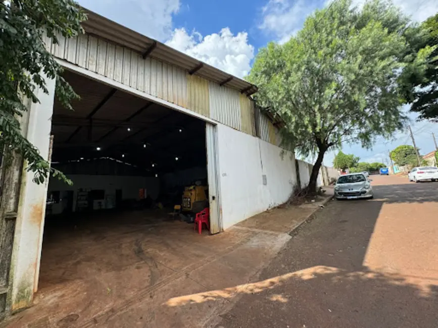 Foto 2 de Armazém / Galpão à venda, 308m2 em Interlagos, Cascavel - PR