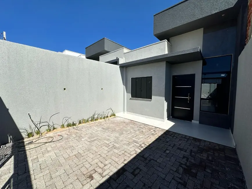 Foto 2 de Casa com 2 quartos à venda, 110m2 em Cascavel - PR