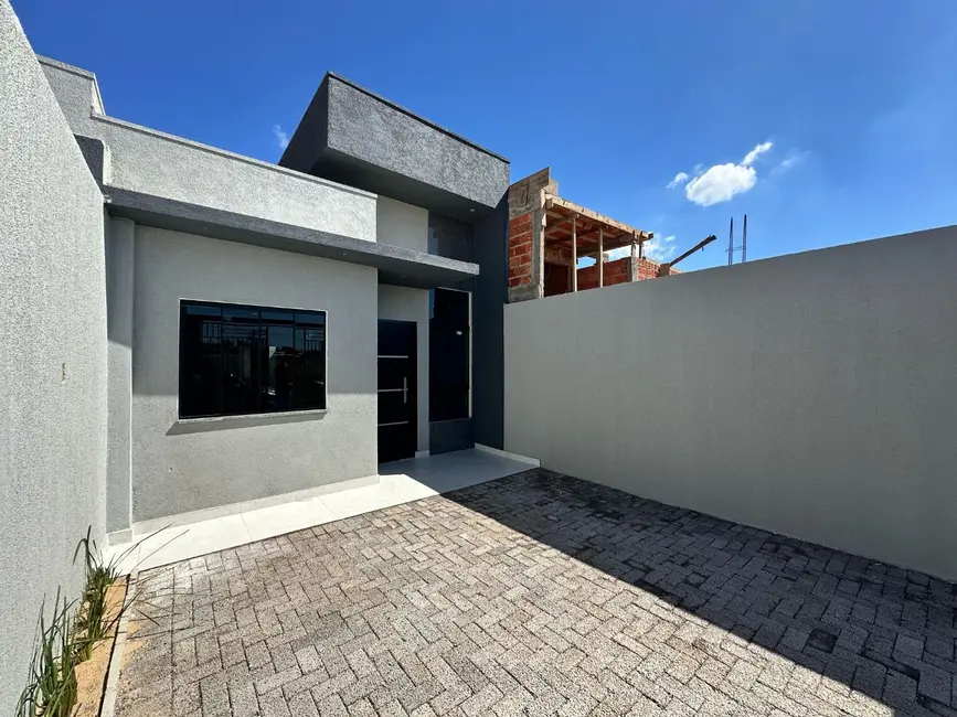 Foto 1 de Casa com 2 quartos à venda, 110m2 em Cascavel - PR