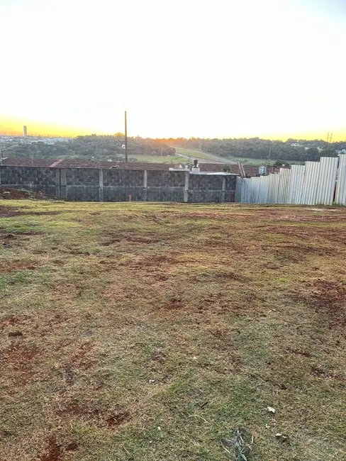 Foto 1 de Terreno / Lote à venda, 200m2 em Santa Cruz, Cascavel - PR
