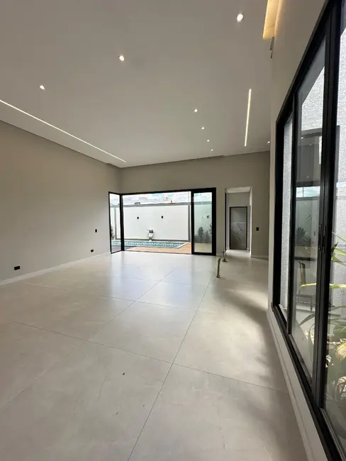 Foto 8 de Casa com 3 quartos à venda, 301m2 em Cascavel - PR
