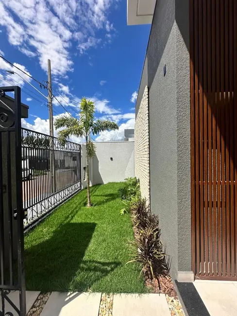 Foto 5 de Casa com 3 quartos à venda, 301m2 em Cascavel - PR