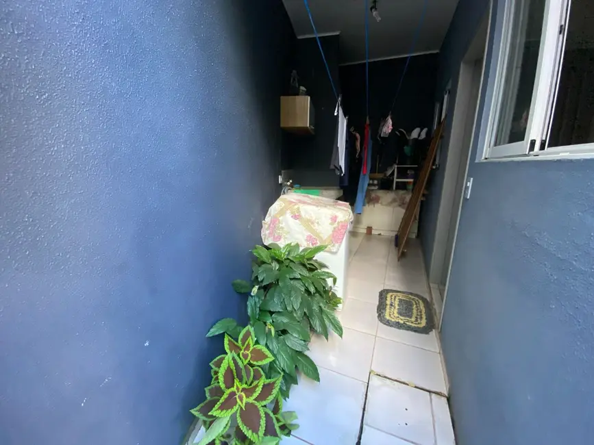 Sobrado com 2 quartos à venda, 90m2 em Parque Verde, Cascavel - PR - imagem 3 Foto 3 de Sobrado com 2 quartos à venda, 90m2 em Parque Verde, Cascavel - PR