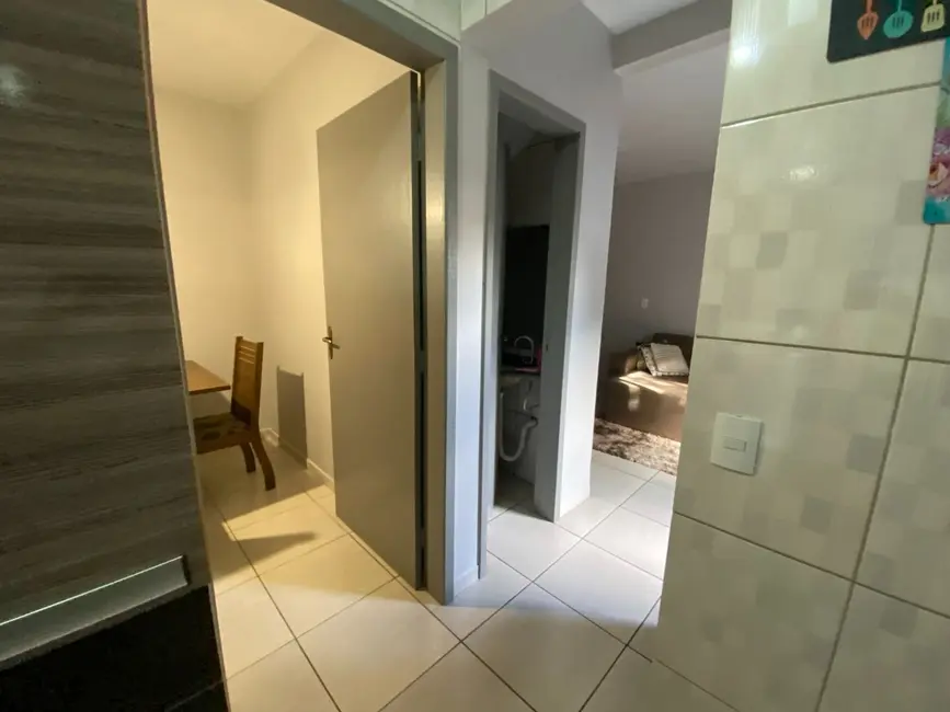 Sobrado com 2 quartos à venda, 90m2 em Parque Verde, Cascavel - PR - imagem 6 Foto 6 de Sobrado com 2 quartos à venda, 90m2 em Parque Verde, Cascavel - PR