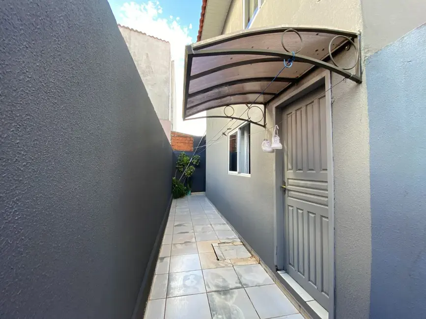 Sobrado com 2 quartos à venda, 90m2 em Parque Verde, Cascavel - PR - imagem 2 Foto 2 de Sobrado com 2 quartos à venda, 90m2 em Parque Verde, Cascavel - PR