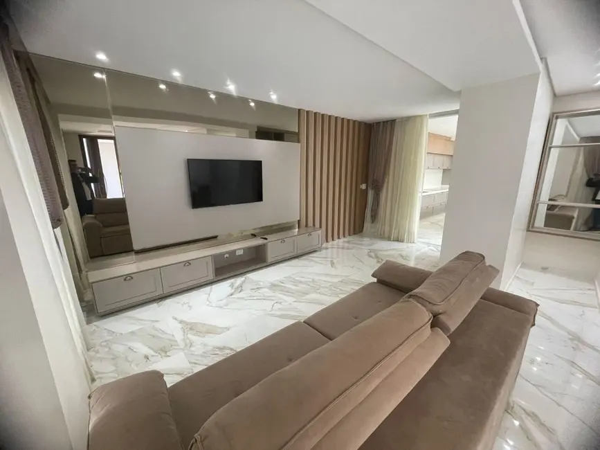 Foto 3 de Sobrado com 3 quartos à venda, 229m2 em Cascavel - PR