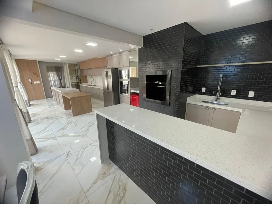 Foto 6 de Sobrado com 3 quartos à venda, 229m2 em Cascavel - PR