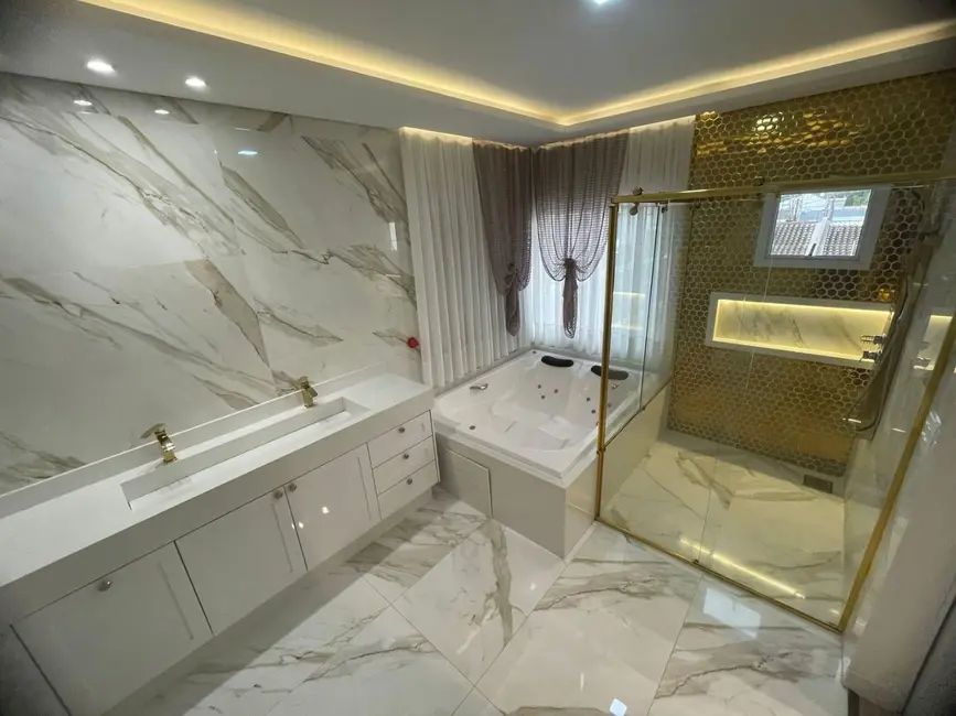 Foto 9 de Sobrado com 3 quartos à venda, 229m2 em Cascavel - PR