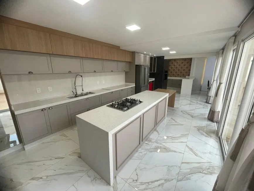 Foto 5 de Sobrado com 3 quartos à venda, 229m2 em Cascavel - PR