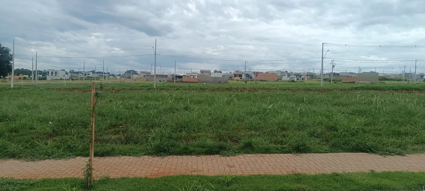 Foto 2 de Terreno / Lote à venda, 150m2 em Cascavel - PR