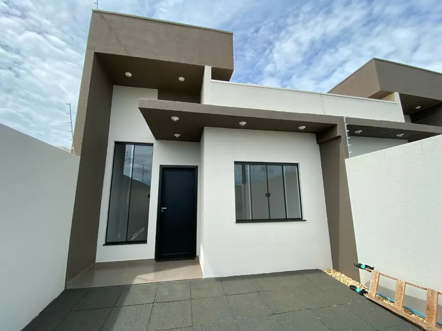 Foto 1 de Casa com 2 quartos à venda, 106m2 em Cascavel - PR