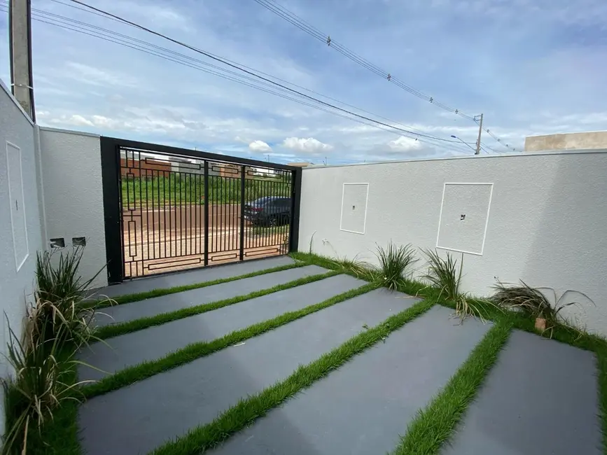 Foto 2 de Casa com 2 quartos à venda, 105m2 em Cascavel - PR