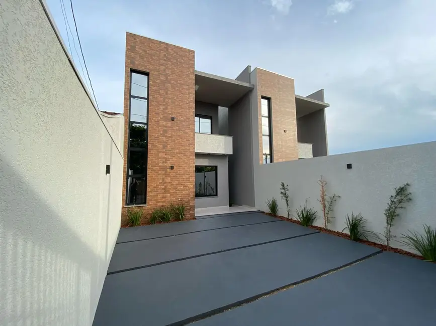 Foto 1 de Sobrado com 3 quartos à venda, 180m2 em Santa Felicidade, Cascavel - PR