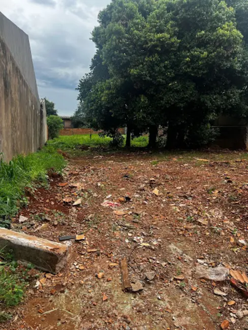 Foto 1 de Terreno / Lote à venda, 585m2 em Santa Cruz, Cascavel - PR