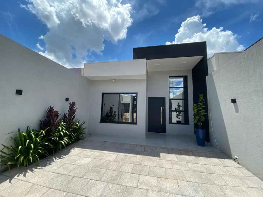 Foto 1 de Casa com 3 quartos à venda, 180m2 em Floresta, Cascavel - PR