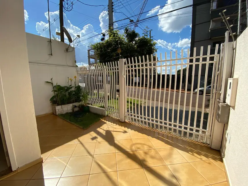 Foto 3 de Sobrado com 3 quartos à venda, 121m2 em Centro, Cascavel - PR