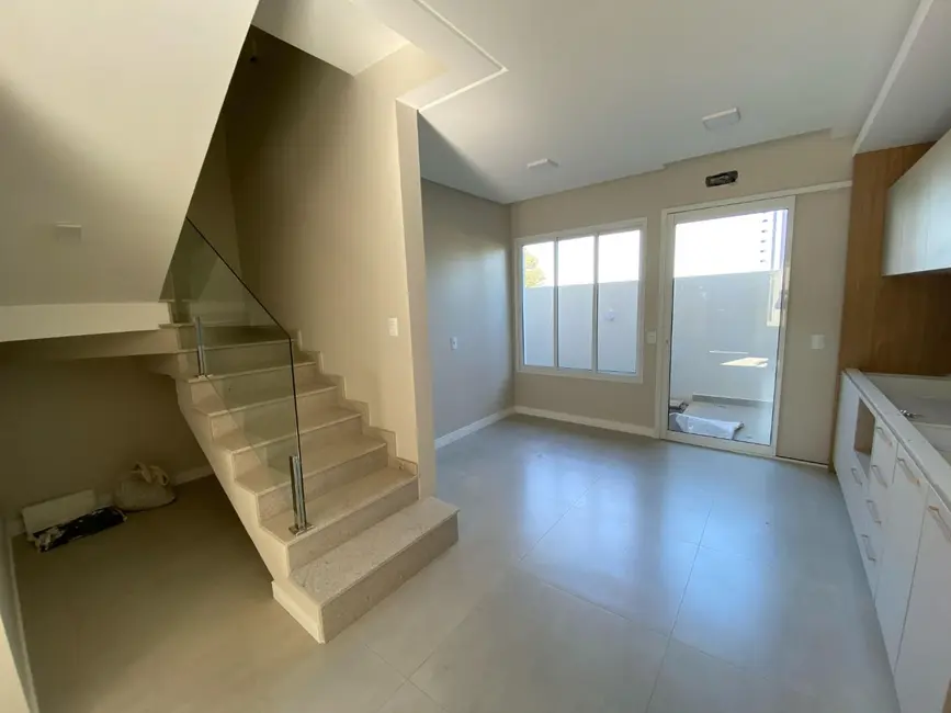 Foto 9 de Sobrado com 3 quartos à venda, 100m2 em Canadá, Cascavel - PR