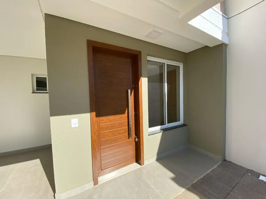 Foto 3 de Sobrado com 3 quartos à venda, 100m2 em Canadá, Cascavel - PR