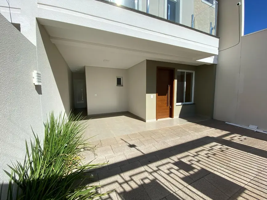 Foto 4 de Sobrado com 3 quartos à venda, 100m2 em Canadá, Cascavel - PR