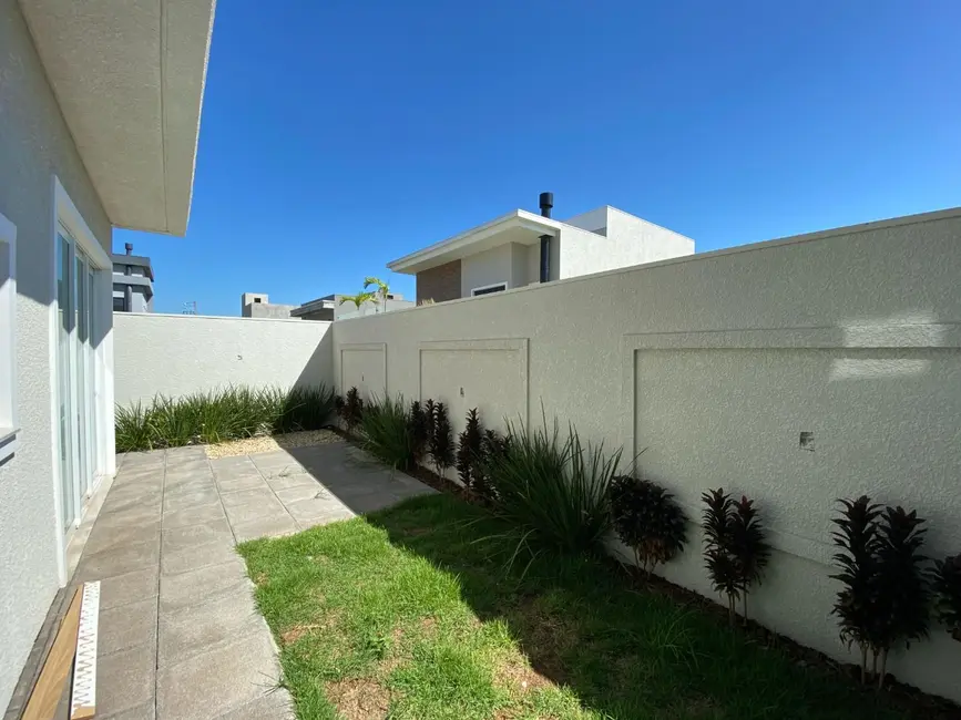 Foto 4 de Sobrado com 3 quartos à venda, 200m2 em Cancelli, Cascavel - PR