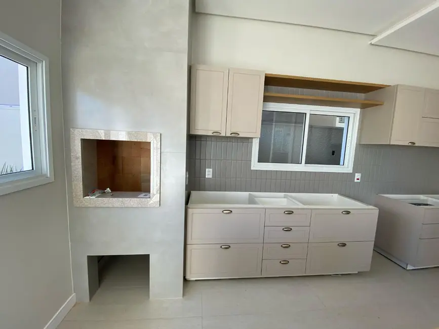 Foto 6 de Sobrado com 3 quartos à venda, 200m2 em Cancelli, Cascavel - PR