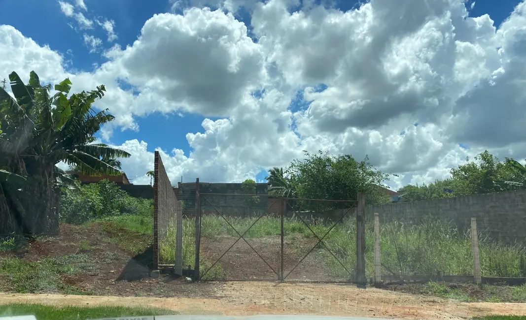 Foto 1 de Terreno / Lote à venda, 414m2 em Universitário, Cascavel - PR