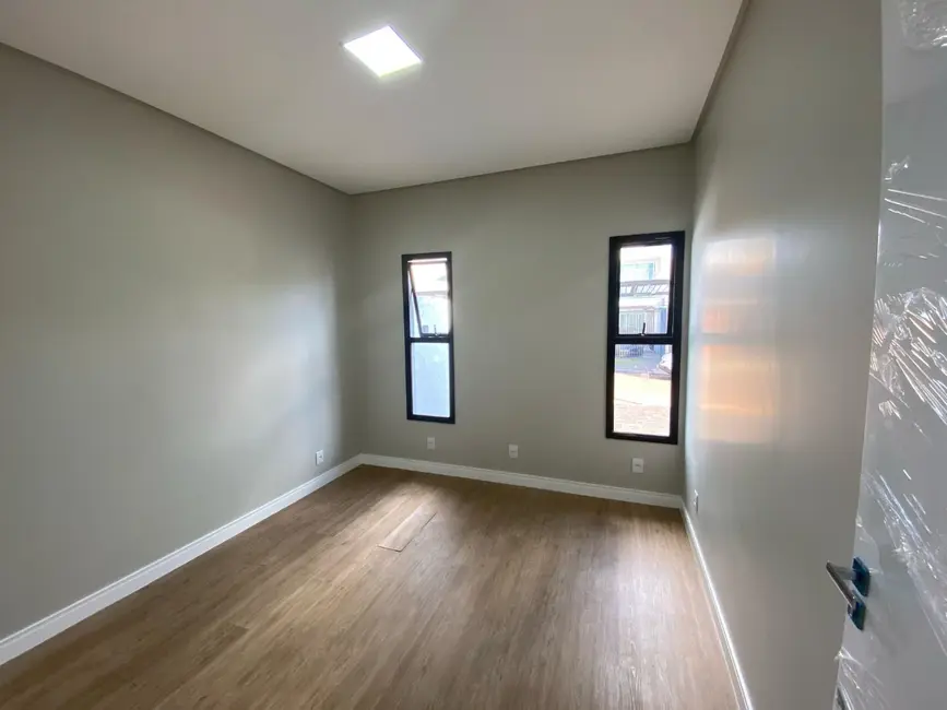 Casa com 3 quartos à venda, 125m2 em Santa Cruz, Cascavel - PR - imagem 5 Foto 5 de Casa com 3 quartos à venda, 125m2 em Santa Cruz, Cascavel - PR