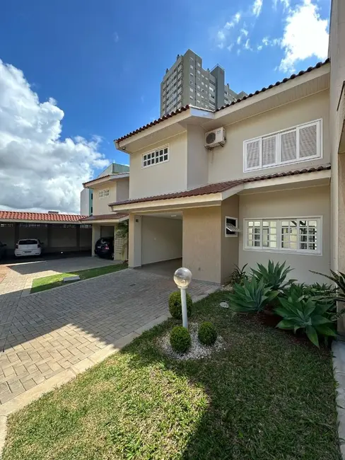 Foto 1 de Sobrado com 3 quartos à venda, 137m2 em Centro, Cascavel - PR