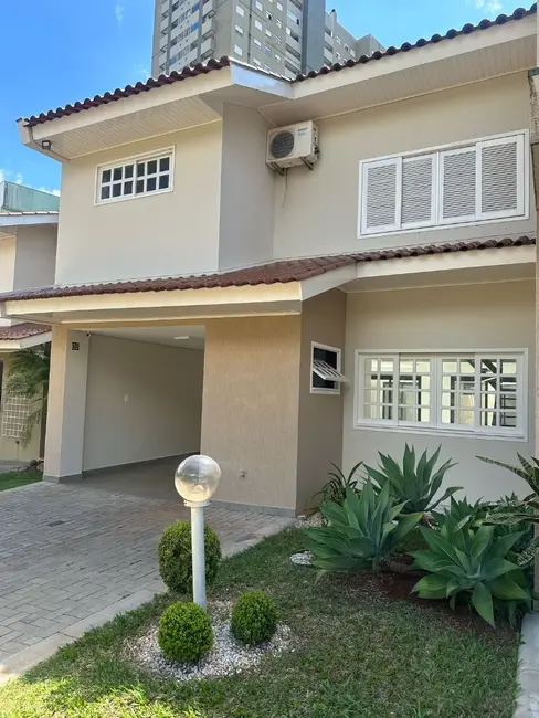 Foto 4 de Sobrado com 3 quartos à venda, 137m2 em Centro, Cascavel - PR