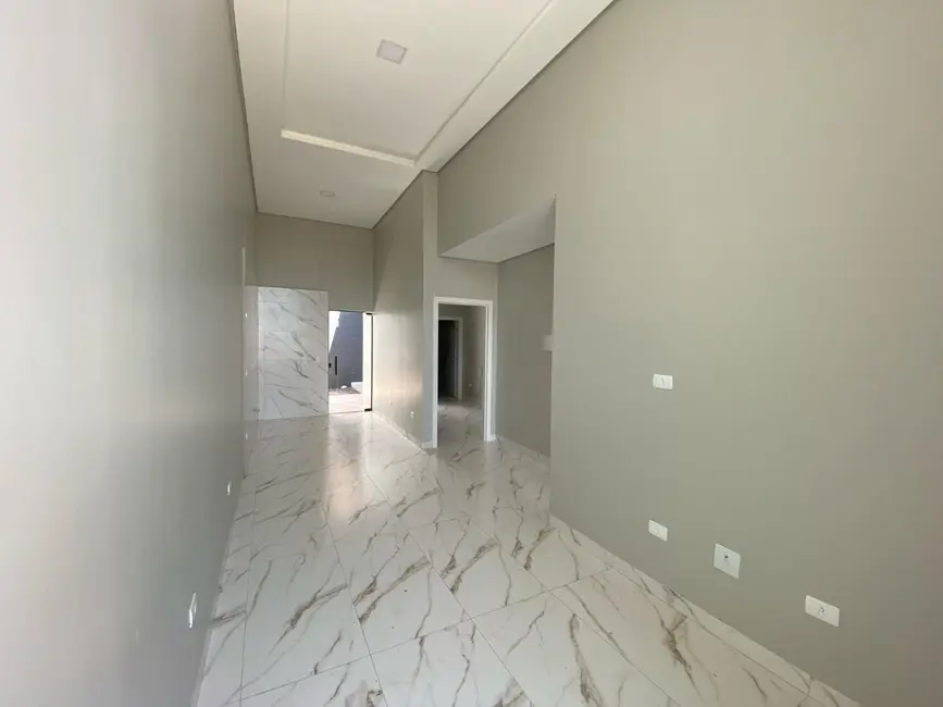 Foto 2 de Casa com 2 quartos à venda, 100m2 em Cascavel - PR