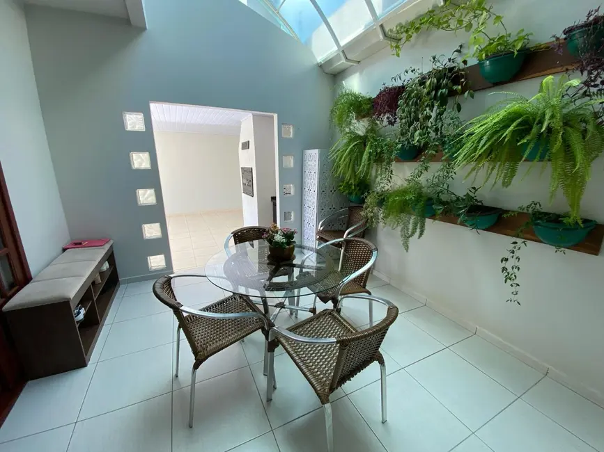 Foto 2 de Sobrado com 3 quartos à venda, 198m2 em Parque São Paulo, Cascavel - PR