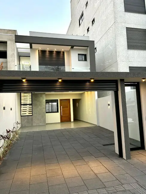 Foto 2 de Casa com 3 quartos à venda, 180m2 em Canadá, Cascavel - PR