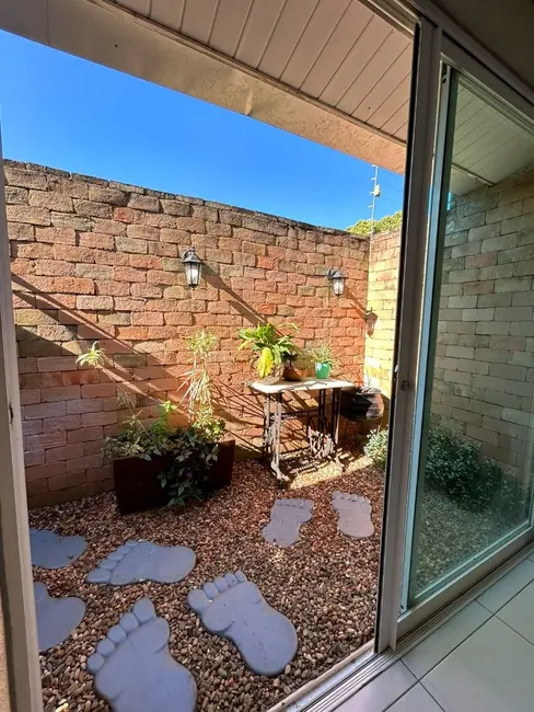 Foto 5 de Sobrado com 3 quartos à venda, 96m2 em Pioneiros Catarinenses, Cascavel - PR