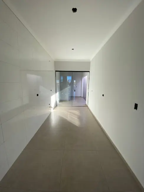 Foto 4 de Casa com 2 quartos à venda, 100m2 em Brazmadeira, Cascavel - PR