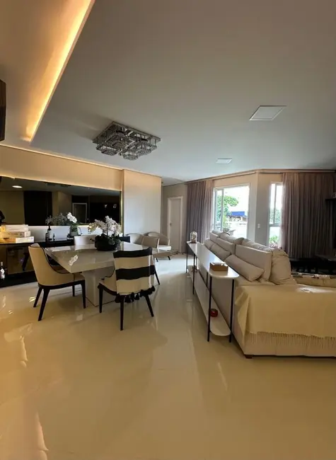 Foto 4 de Apartamento com 3 quartos à venda, 187m2 em Centro, Cascavel - PR