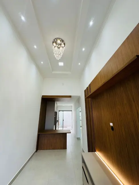 Casa com 2 quartos à venda e para alugar, 150m2 em Esmeralda, Cascavel - PR - imagem 3 Foto 3 de Casa com 2 quartos à venda e para alugar, 150m2 em Esmeralda, Cascavel - PR