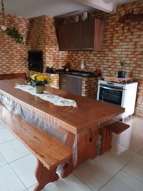 Foto 4 de Sobrado com 4 quartos à venda, 183m2 em Santa Cruz, Cascavel - PR