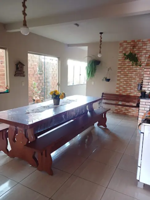 Foto 3 de Sobrado com 4 quartos à venda, 183m2 em Santa Cruz, Cascavel - PR