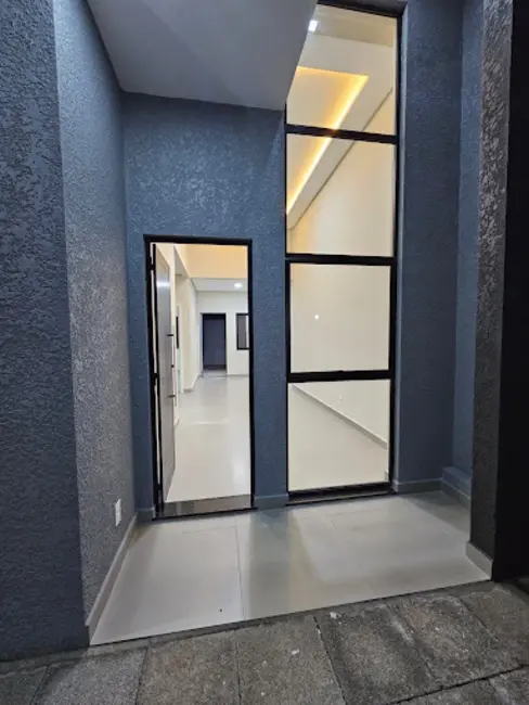 Foto 2 de Casa com 2 quartos à venda, 100m2 em Brazmadeira, Cascavel - PR